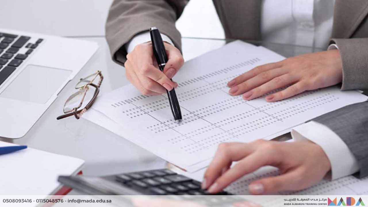 دورة إعداد الموازنات التخطيطية وتقنيات التنبؤ المالى