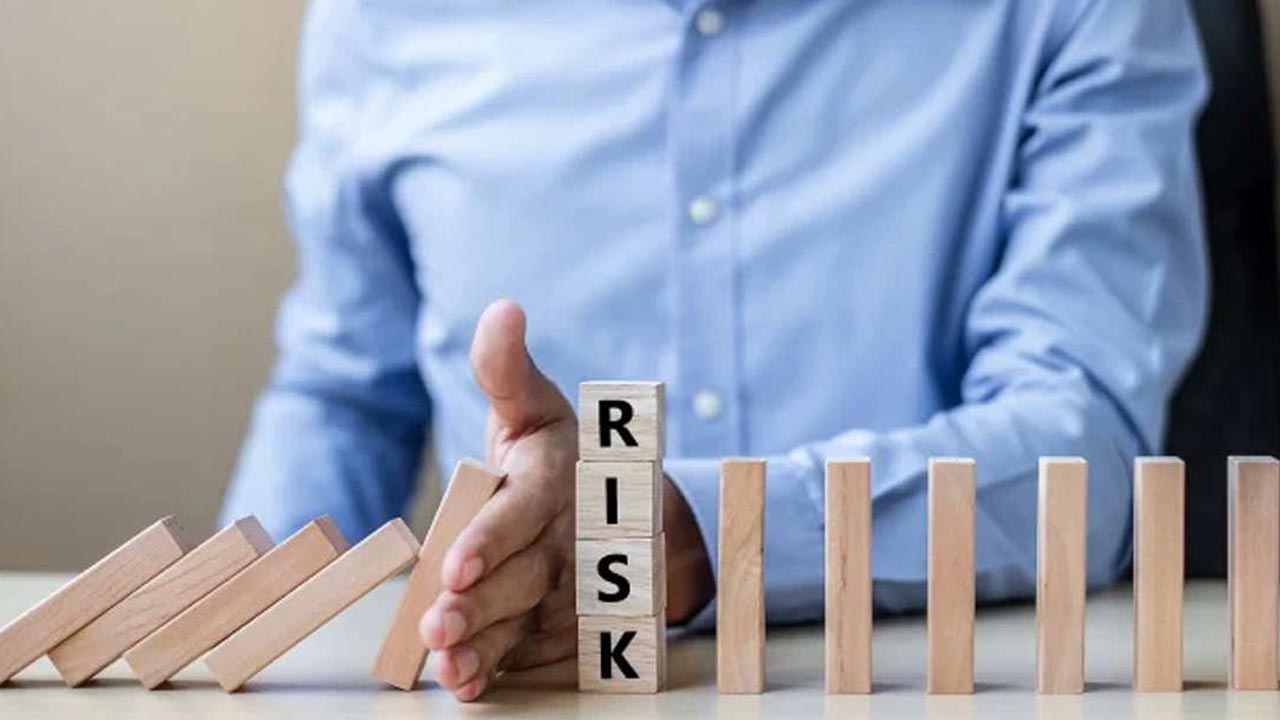 دورة ادارة مخاطر الاستثمار وهيكل التمويل