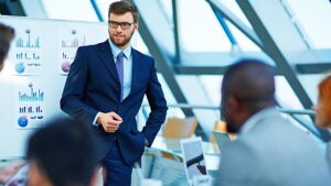 دورة الإدارة الاستراتيجية