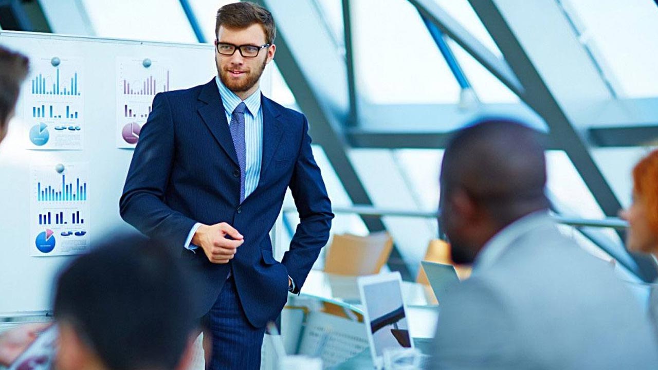 دورة الإدارة الاستراتيجية