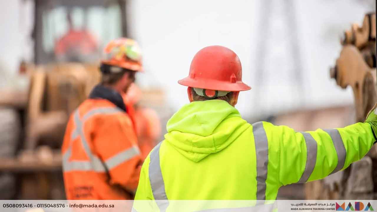 دورة البرنامج التدريبي الخاص بمهام رجل الأمن والسلامة