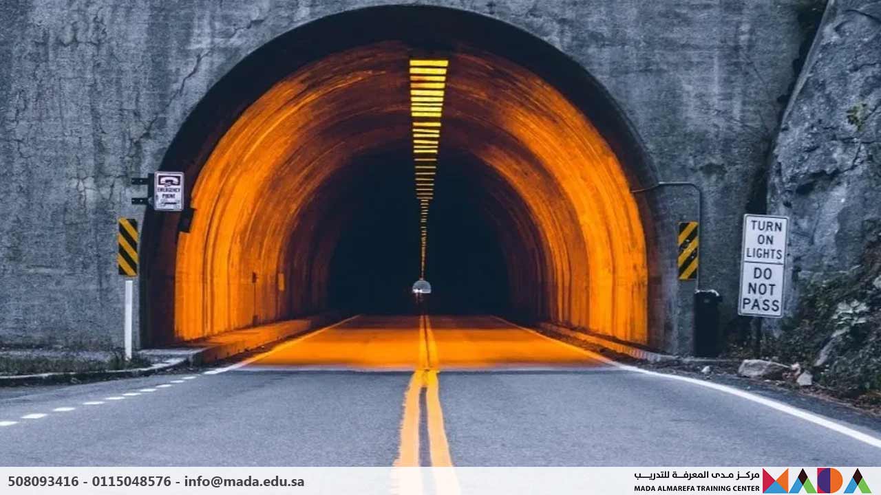 دورة تصميم وبناء الأنفاق والممرات التحتية