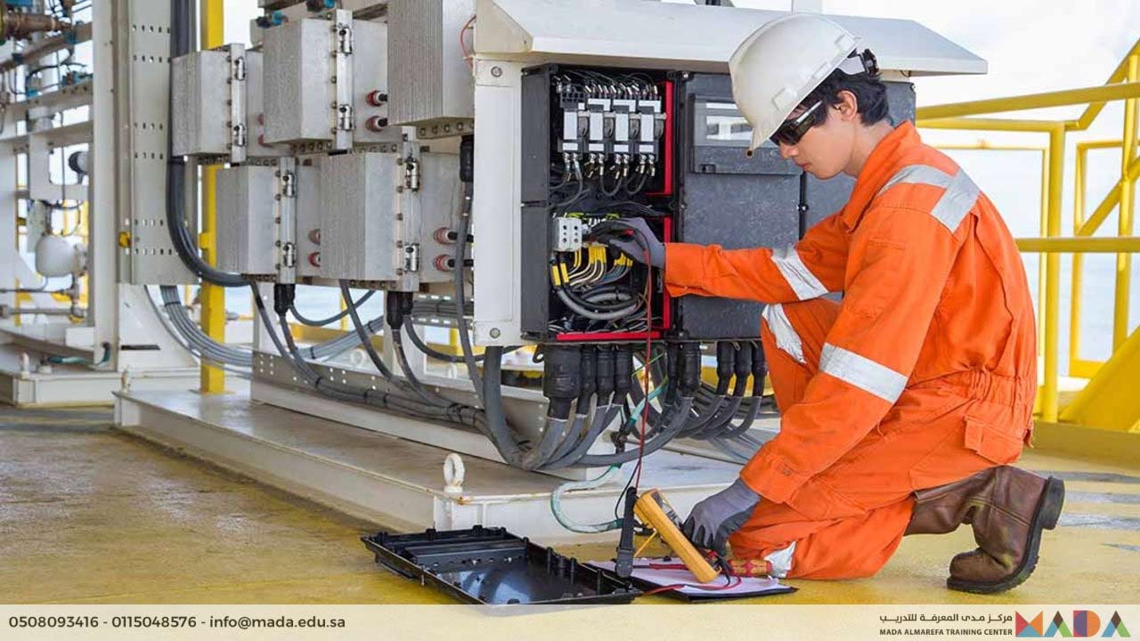 دورة حماية النظم الكهربية