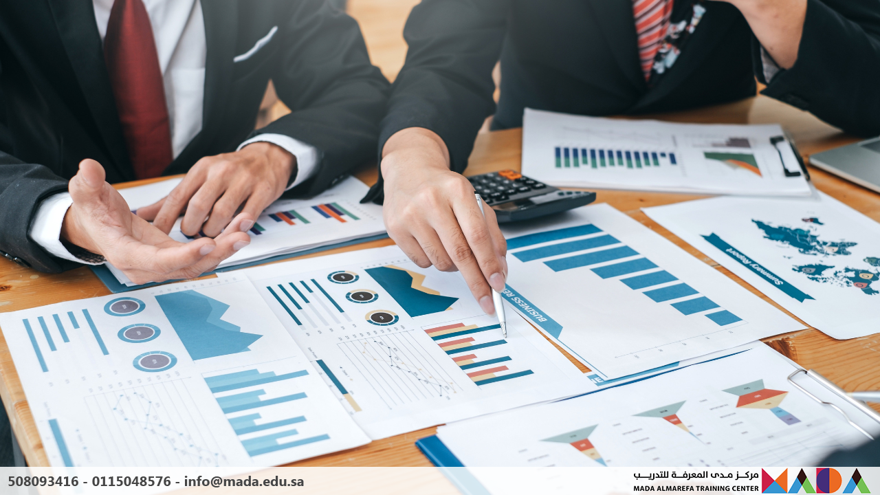 دورة أبحاث السوق وتحليل العملاء